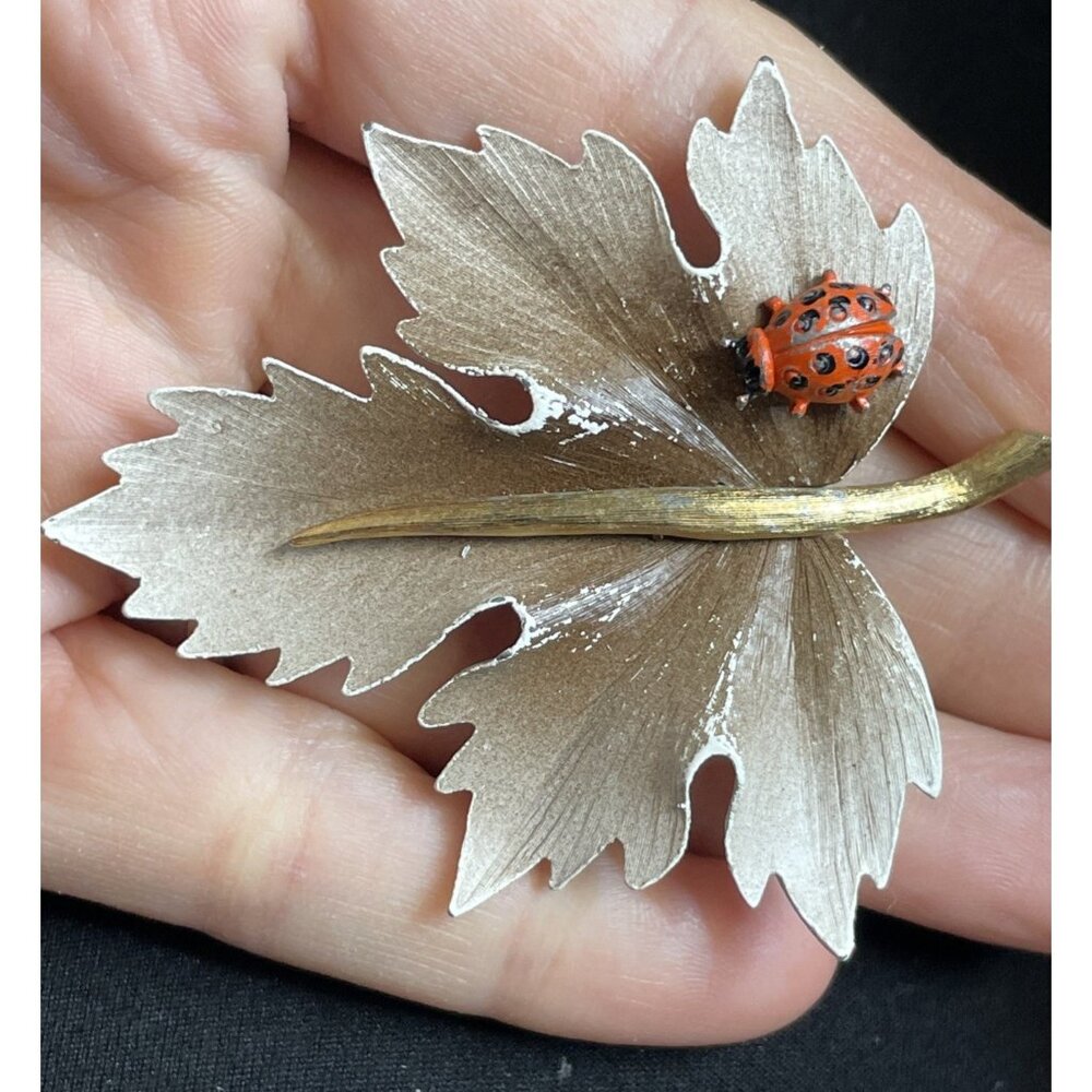 Vintage Ladybug on Leaf Brooch Bug Insect Pin Oddity - Picture 2 of 7